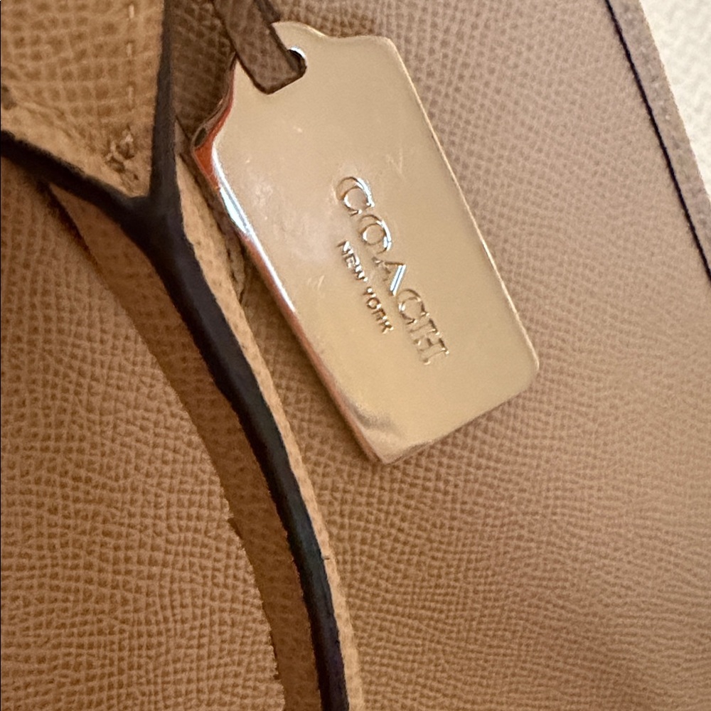 Coach Leather Tote/ Satchel/ Handbag Beige/Tan pebbled leather - Picture 7 of 7